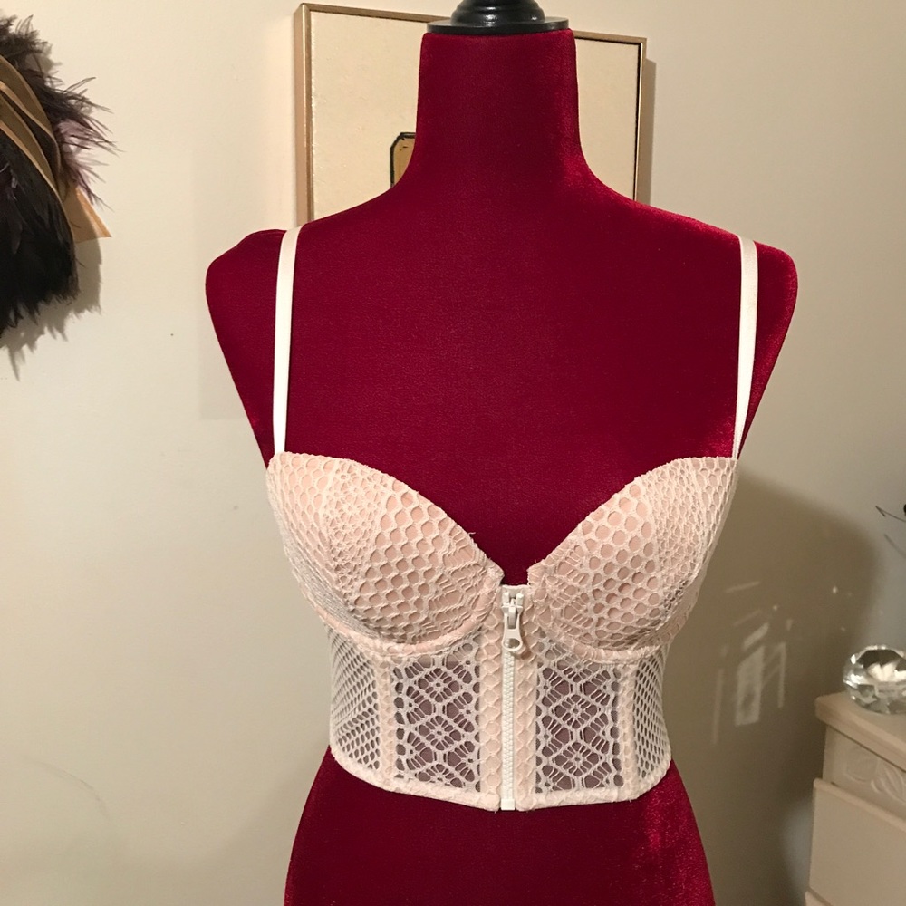 Victoria's Secret Very Sexy Demi-Buste 32-D